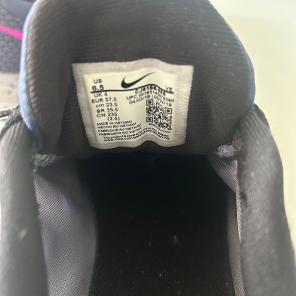 Women’s Nike Quest Running shoes Size 6.5 - Picture 5 of 5